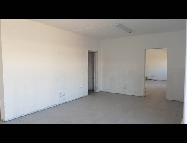 1,107M² FACTORY FOR SALE IN SAXENBURG PARK 2